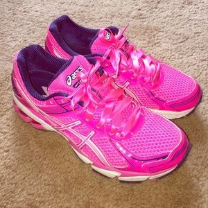 ASICS GT 1000 limited edition Pink Ribbon running shoes